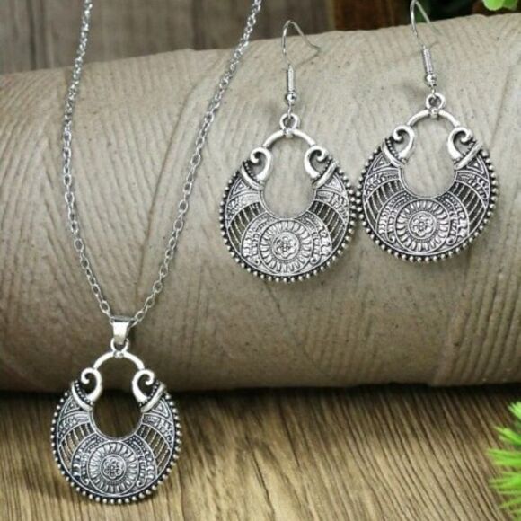 SILVER ROUND BOHO HOLLOW-OUT NECKLACE AND EARRING SET - Picture 1 of 9